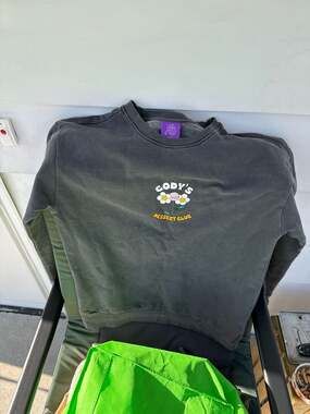 KO Cody Ko Cody's Dessert Club Gray Sweatshirt Size Medium